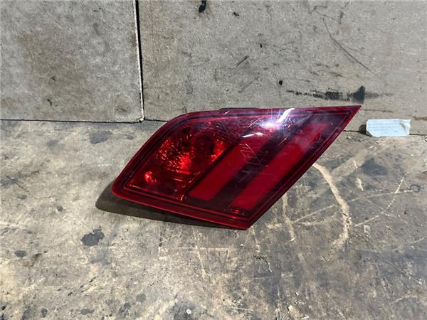 piloto porton trasero derecho peugeot 308 201