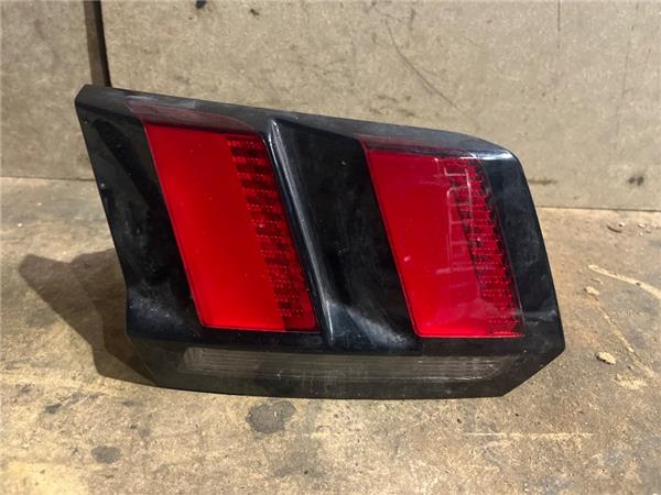 piloto trasero izquierdo peugeot 3008 072016