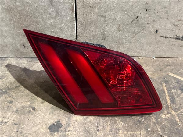 piloto porton trasero izquierdo peugeot 308 2