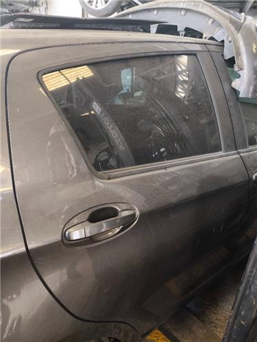 puerta trasera derecha toyota yaris xp13 2017