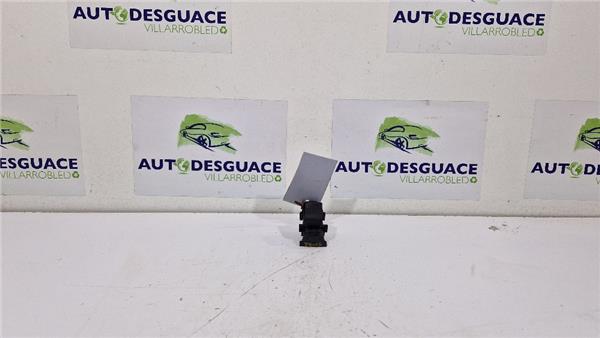 mando elevalunas trasero derecho toyota yaris