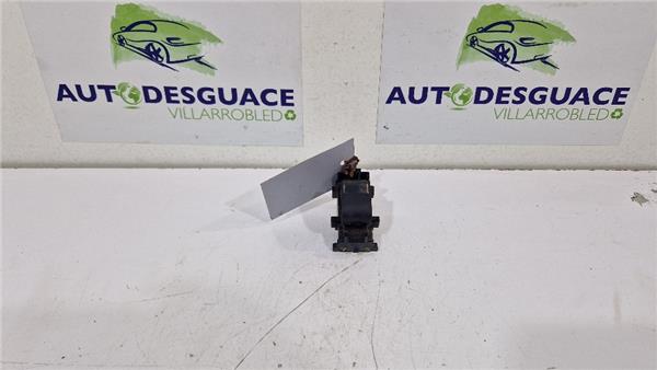 mando elevalunas trasero izquierdo toyota yar