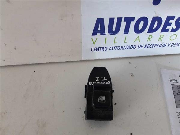 Botonera Puerta Trasera Izquierda