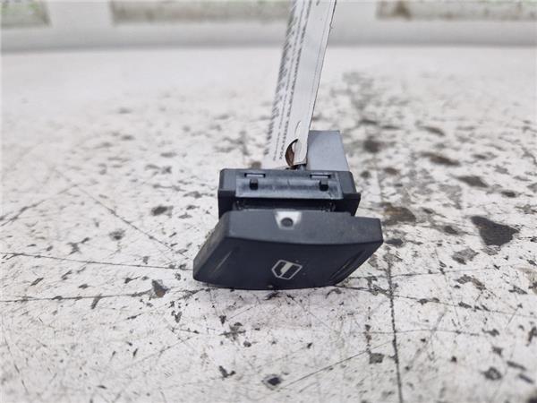 mando elevalunas trasero derecho skoda octavi
