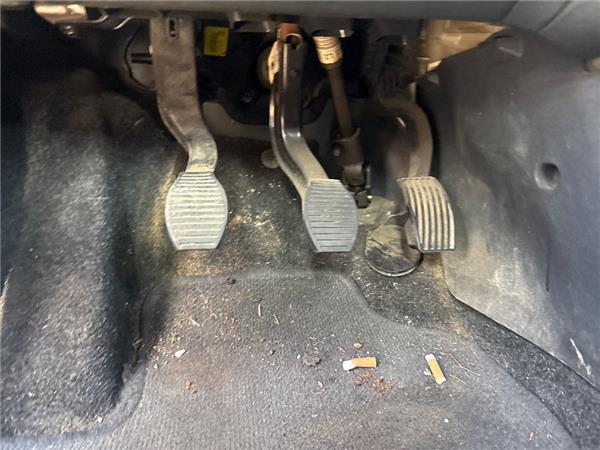 pedal freno opel corsa d 2006 13 cdti