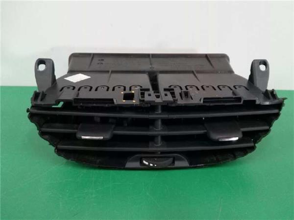 rejilla entrada de aire peugeot 208 1.2 12v vti (82 cv)