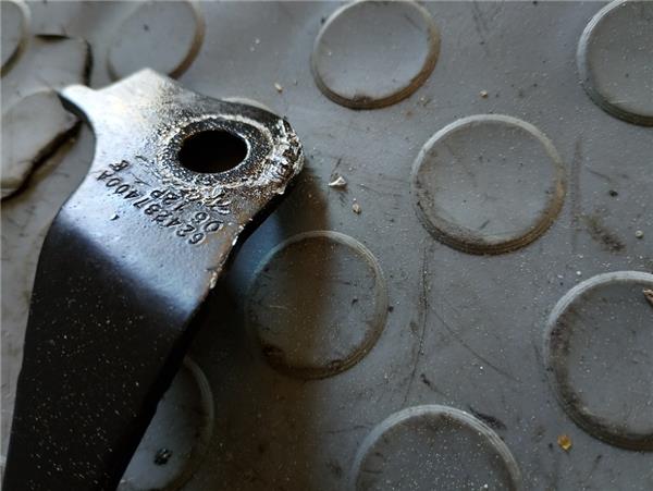 anclaje cinturon delantero izquierdo peugeot