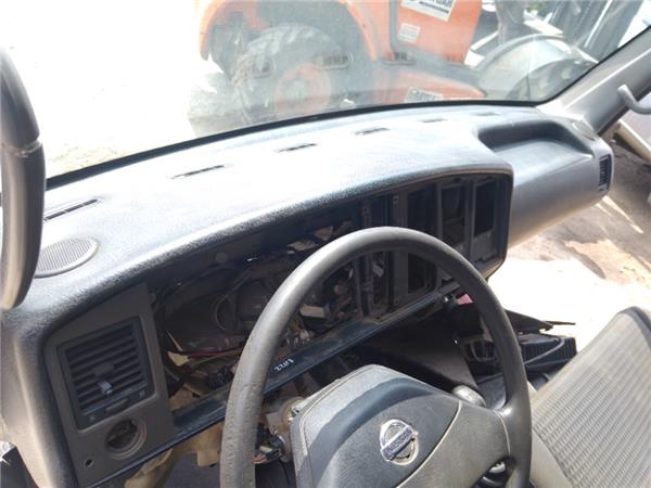 salpicadero nissan atleon tk14080