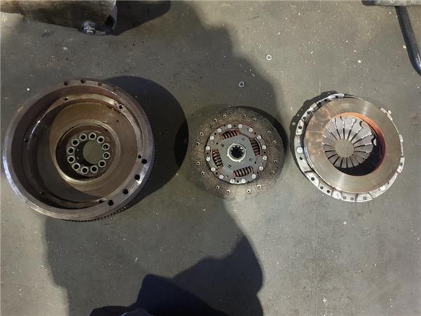 kit embrague completo mercedes benz sedán (w123) 300 d (123.130)