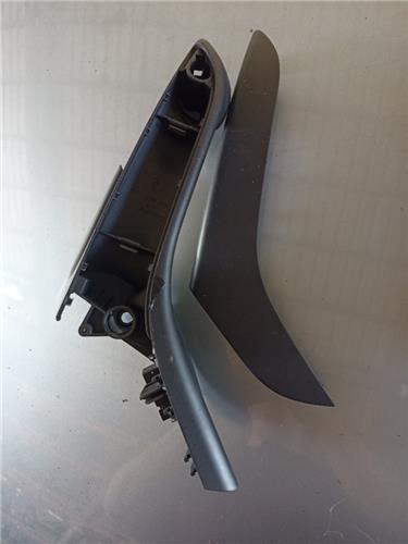 asidero puerta trasera derecha volkswagen pas