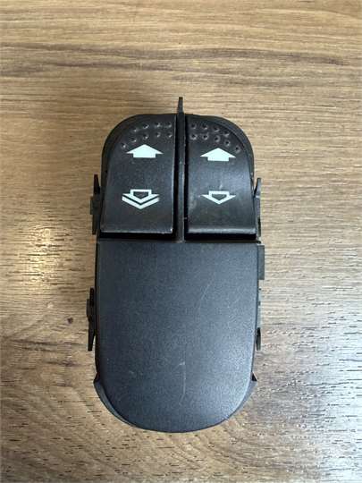 botonera puerta delantera izquierda ford focus (daw, dbw) 1.8 turbo di / tddi