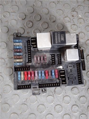 caja fusiblesrele mercedes benz 100 furgon 63