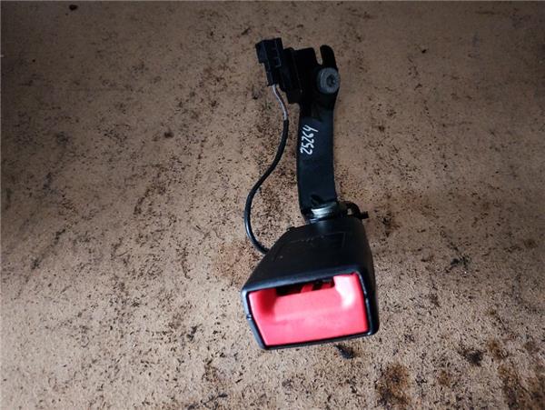 anclaje cinturon trasero izquierdo mercedes b