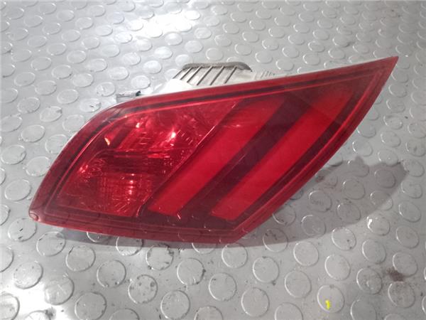 piloto porton trasero derecho peugeot 308 201
