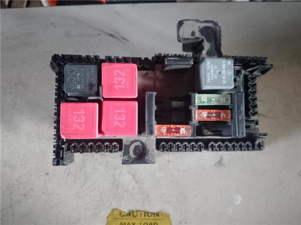 caja fusiblesrele mercedes benz clase c bm 20