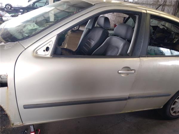 puerta delantera izquierda seat toledo 1m2 03
