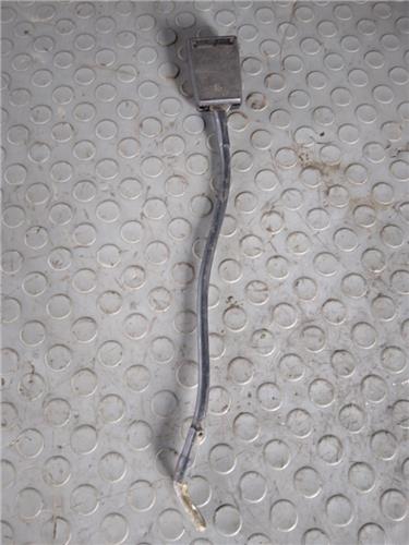 anclaje cinturon delantero izquierdo mercedes