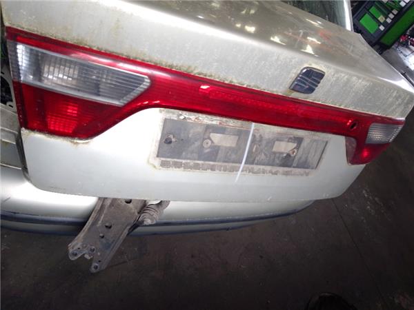 piloto trasero central seat toledo 1m2 031999