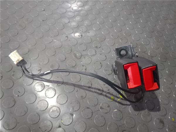 anclaje cinturon trasero derecho peugeot 308