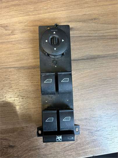 botonera puerta delantera izquierda ford focus c max 2.0 tdci