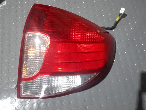 piloto trasero derecho kia rio bc 2000 15 ls