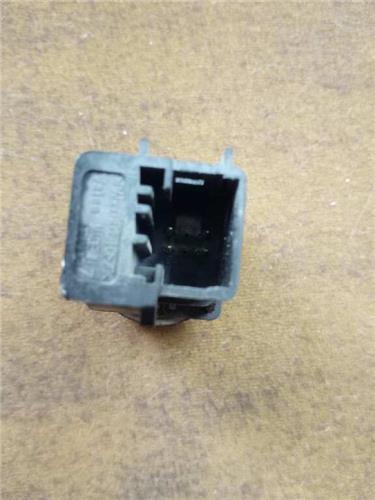 Interruptor Luces Emergencia Peugeot Partner (S2)(2002->) foto 2
