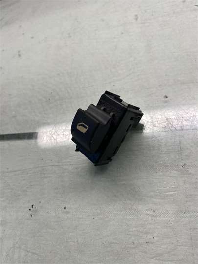 MANDO ELEVALUNAS DELANTERO DERECHO Citroen C4 Berlina (08.2010->)