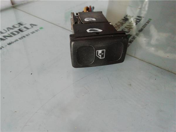 MANDO ELEVALUNAS DELANTERO DERECHO Seat Ibiza (6K1)(1993->) foto 4