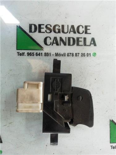 MANDO ELEVALUNAS TRASERO DERECHO Nissan Almera Tino (V10M)(05.2000->) foto 4