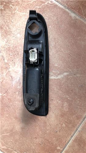 Botonera Puerta Delantera Izquierda Renault Clio II Fase II (B/CB0)(2001->) foto 4