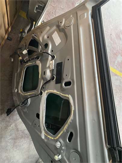 Puerta Trasera Derecha Renault Megane III Berlina 5P (2008->) foto 2