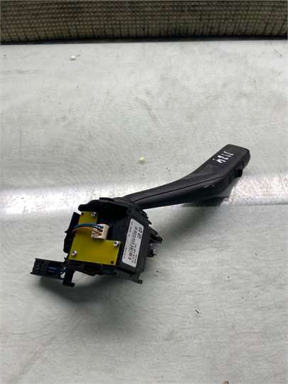 Mando Multifuncion Skoda Octavia Combi (1Z5)(2008->) foto 4