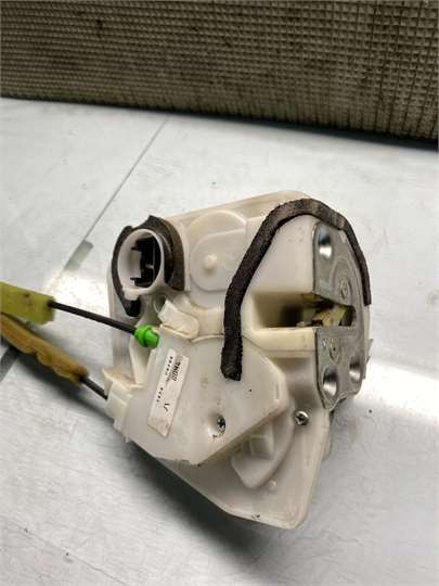 Cerradura Puerta Delantera Derecha