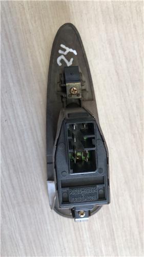 MANDO ELEVALUNAS TRASERO DERECHO Hyundai Sonata (Y3)(1994->) foto 4