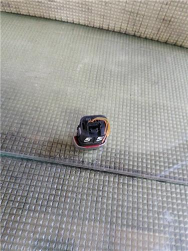 Interruptor Luces Emergencia Ford FOCUS LIM. foto 2