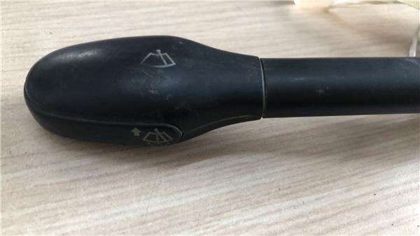 Mando Limpiaparabrisas Volkswagen GOLF III BERLINA foto 3