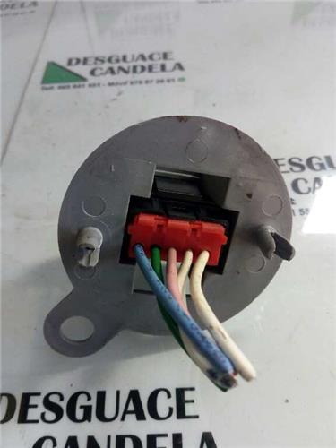 MANDO ELEVALUNAS TRASERO DERECHO Citroen Xsara Picasso (1999->) foto 3