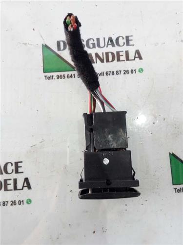 MANDO ELEVALUNAS DELANTERO DERECHO Volkswagen Polo III (6N1)(09.1994->)