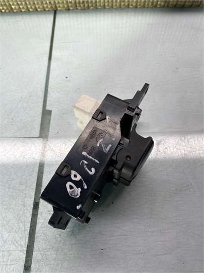 MANDO ELEVALUNAS DELANTERO IZQUIERDO Hyundai i20 (PB)(2012->) foto 2