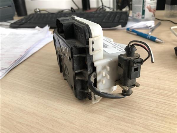 Cerradura Puerta Delantera Derecha Seat Ibiza (6K1)(08.1999->)