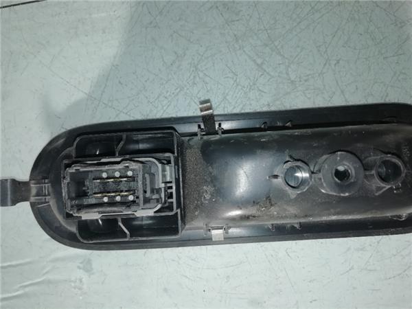 MANDO ELEVALUNAS DELANTERO DERECHO Renault Clio III (2005->) foto 2