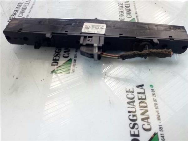 Interruptor Luces Emergencia Opel ASTRA H BER. foto 3