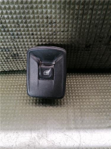 MANDO ELEVALUNAS DELANTERO DERECHO Dacia Dokker (2012->)