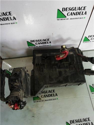 Caja Reles Nissan Almera Tino (V10M)(05.2000->) foto 2