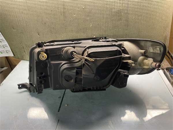Faro Delantero Derecho Audi A6 Berlina (C4)(1994->) foto 3