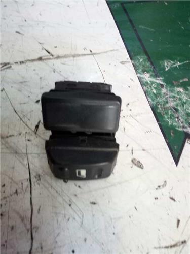 MANDO ELEVALUNAS DELANTERO DERECHO Citroen AX