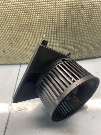 Ventilador Calefaccion Volkswagen Golf IV Berlina (1J1)(10.1997->2004) foto 2