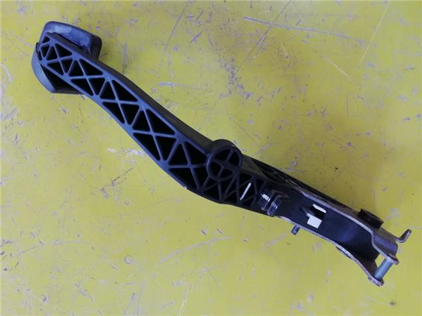 Pedal Embrague Opel Astra K Berlina 5p (09.2015->) foto 3