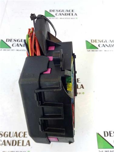 Caja Reles Volkswagen PASSAT BERLINA foto 3