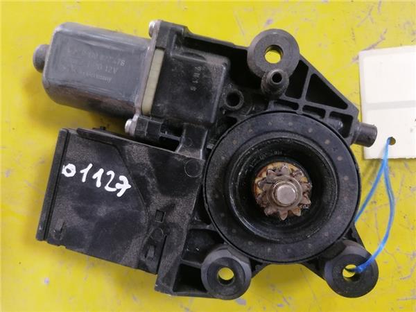 MOTOR ELEVALUNAS DELANTERO DERECHO Renault Megane III Berlina 5P (2008->) foto 2